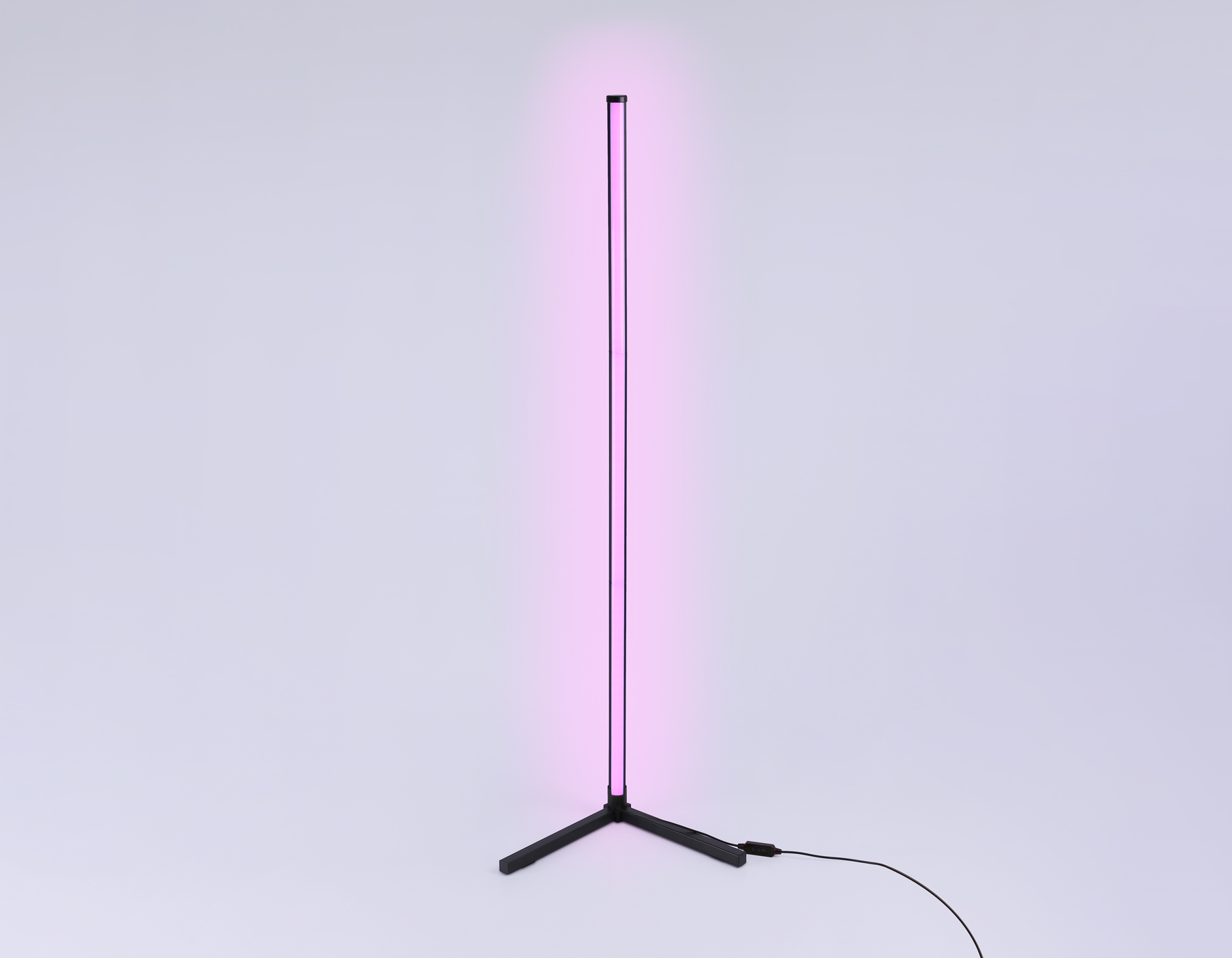 Светильник светодиодный напольный RGB с пультом FL8022 BK черный LED 15W RGB D32*1250 (ПДУ РАДИО 2.4G) Ambrella Light 20