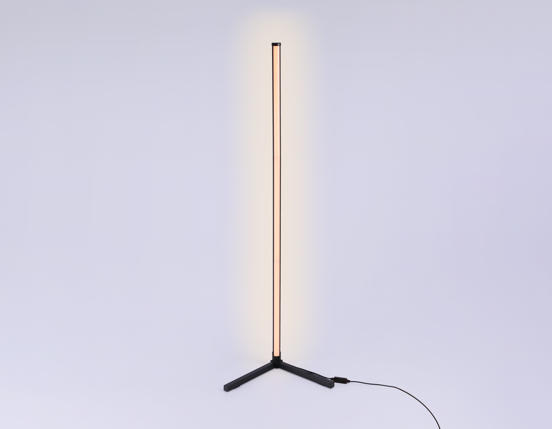 Светильник светодиодный напольный RGB с пультом FL8022 BK черный LED 15W RGB D32*1250 (ПДУ РАДИО 2.4G) Ambrella Light 23