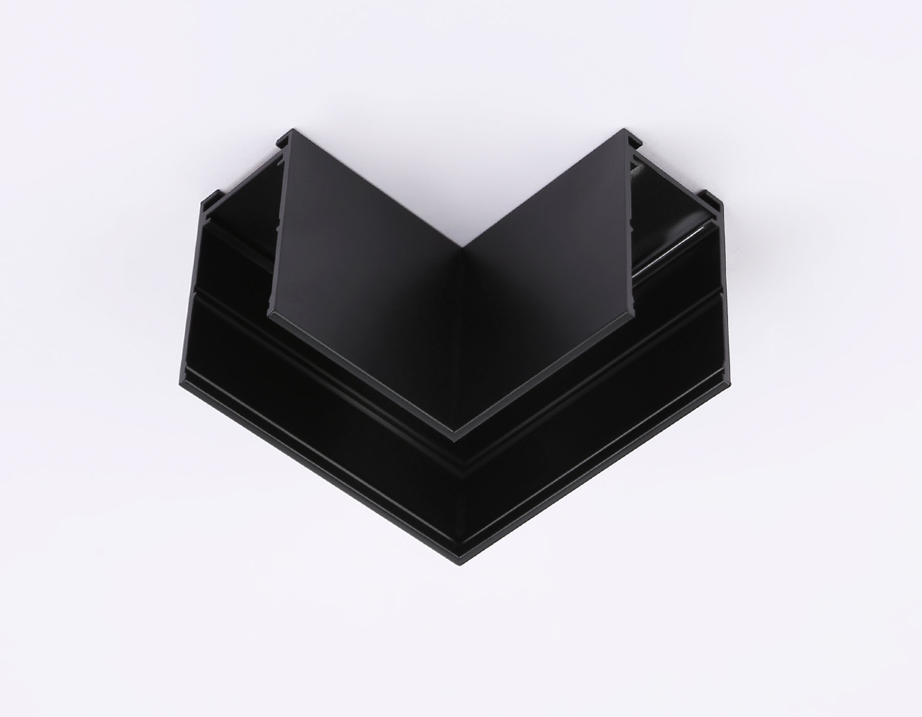 Коннектор угловой для накладного шинопровода Magnetic 25мм 220V GL1032 BK черный коннектор угловой для накладного шинопровода Magnetic 220V 80*80*52 Ambrella Light 8
