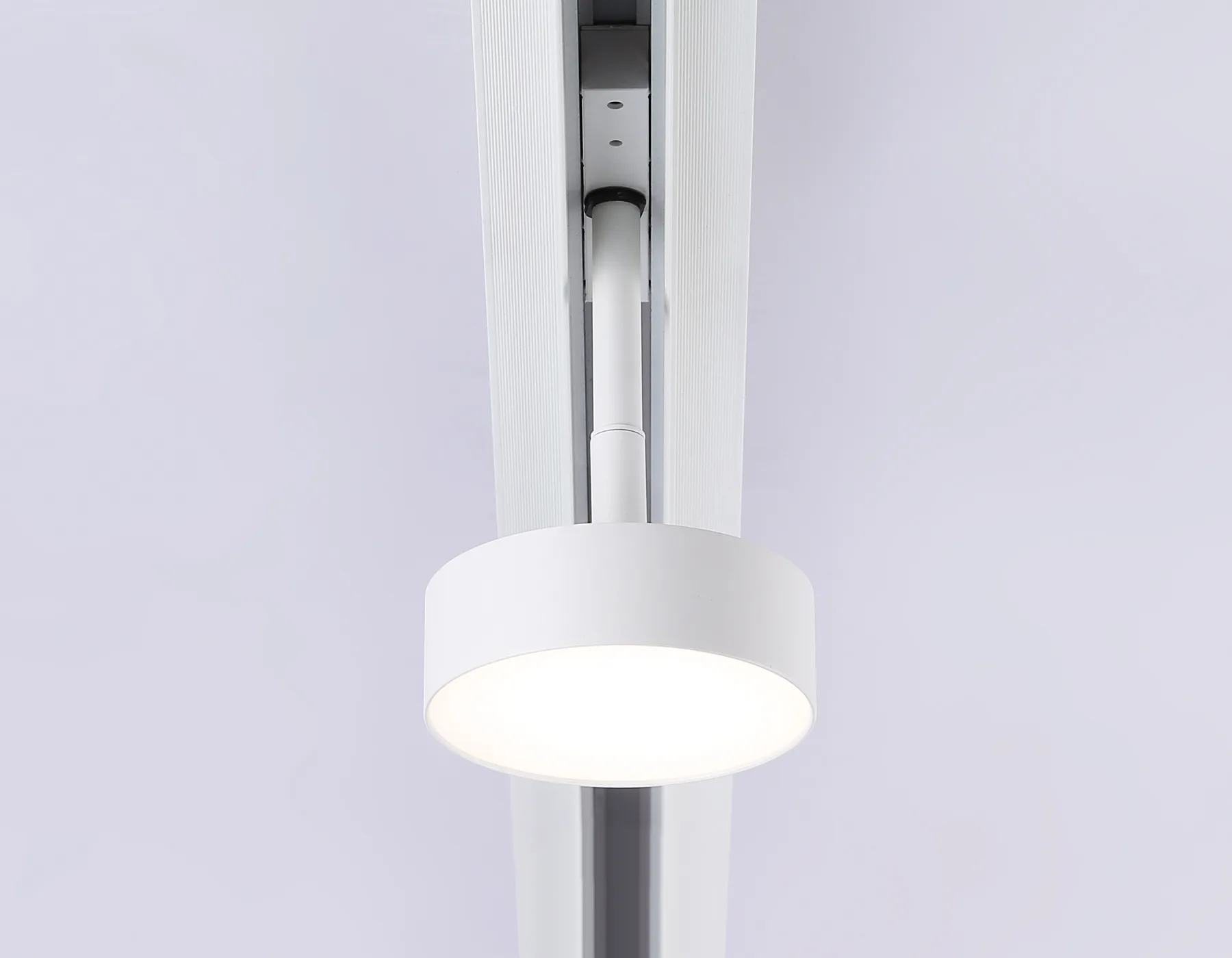 Трековый светильник 4000K 12Вт 120° GL3852 WH белый IP20 12W 4200K 48V D95*30 Ambrella Light 8