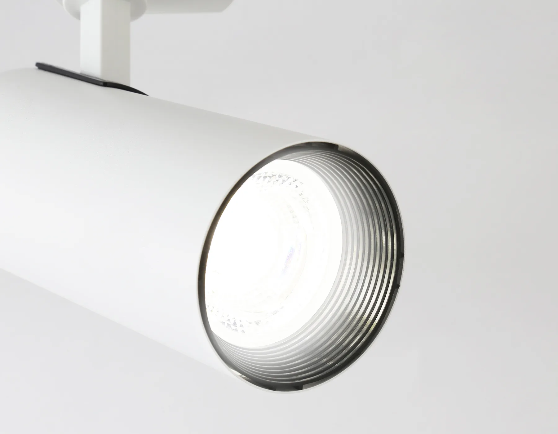 Трековый акцентный светильник 4000K 24Вт 24° GL5822 WH белый LED 24W 4200K 24° Ambrella Light 8
