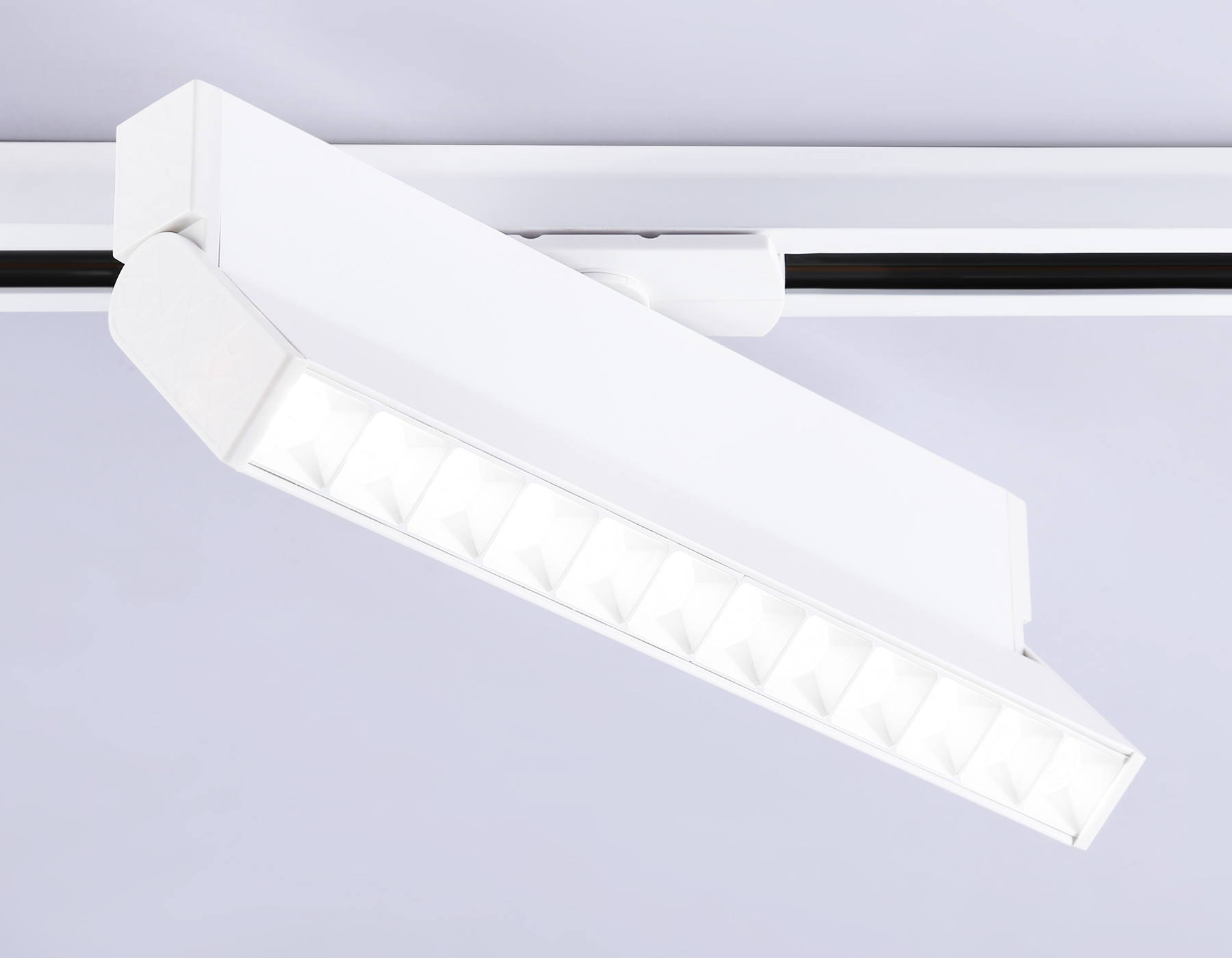 Трековый однофазный светодиодный светильник GL6816 WH белый LED 12W 4200K 24° 230*22*87 Ambrella Light 13