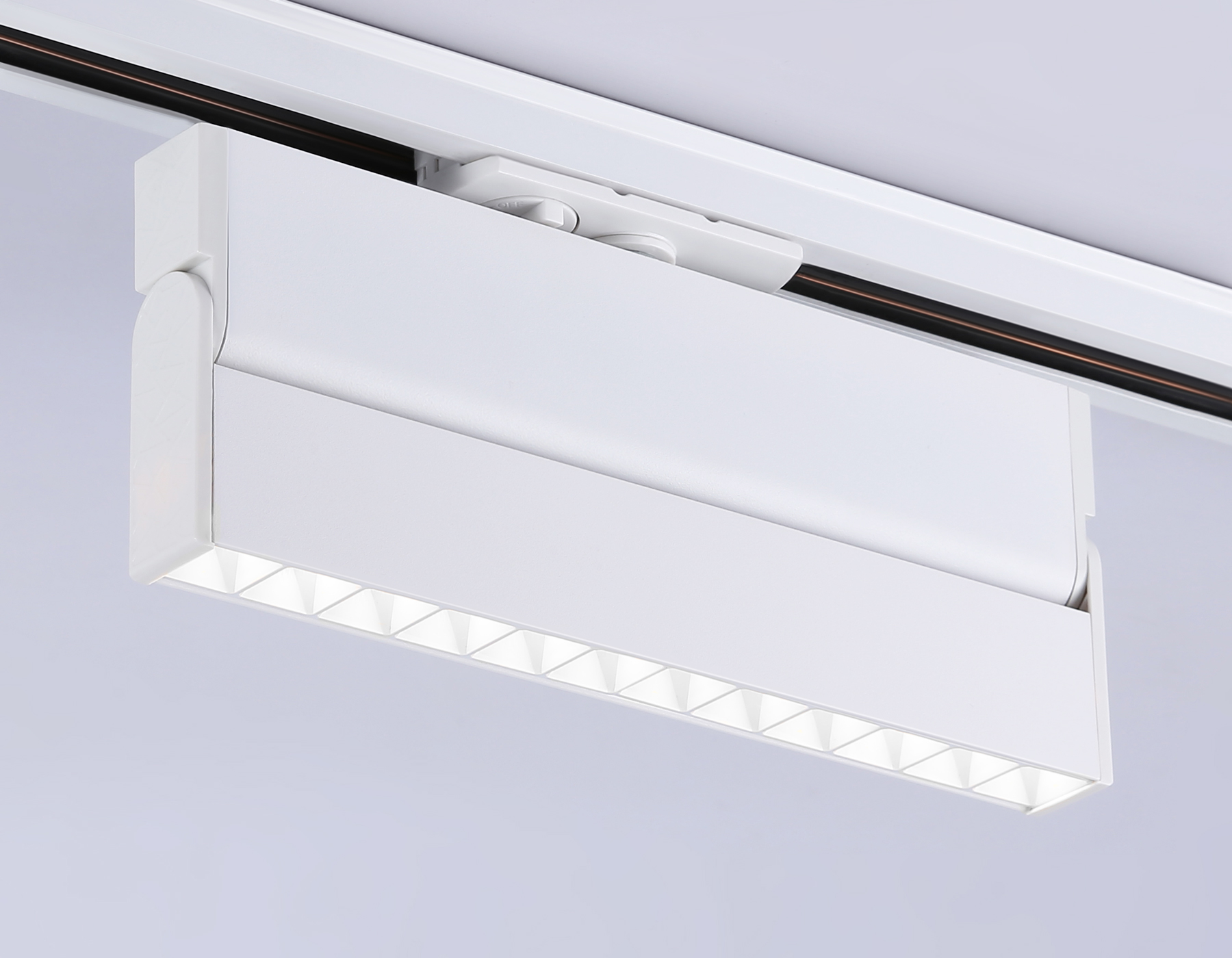 Трековый однофазный светодиодный светильник GL6816 WH белый LED 12W 4200K 24° 230*22*87 Ambrella Light 14
