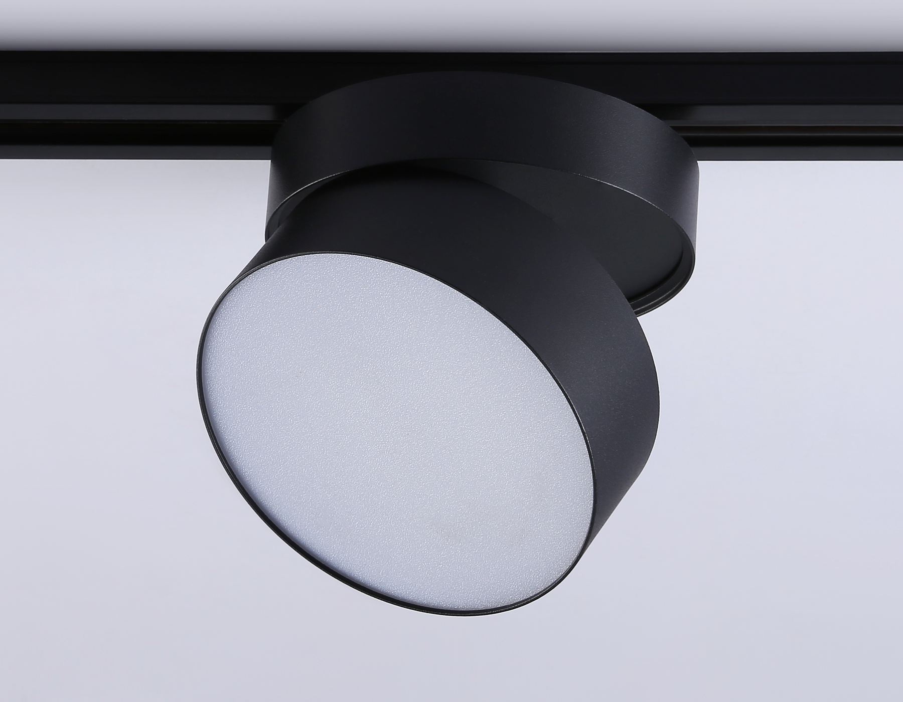 Трековый однофазный светодиодный светильник GL6877 BK черный LED 16W 3000K D115*90 Ambrella Light 12