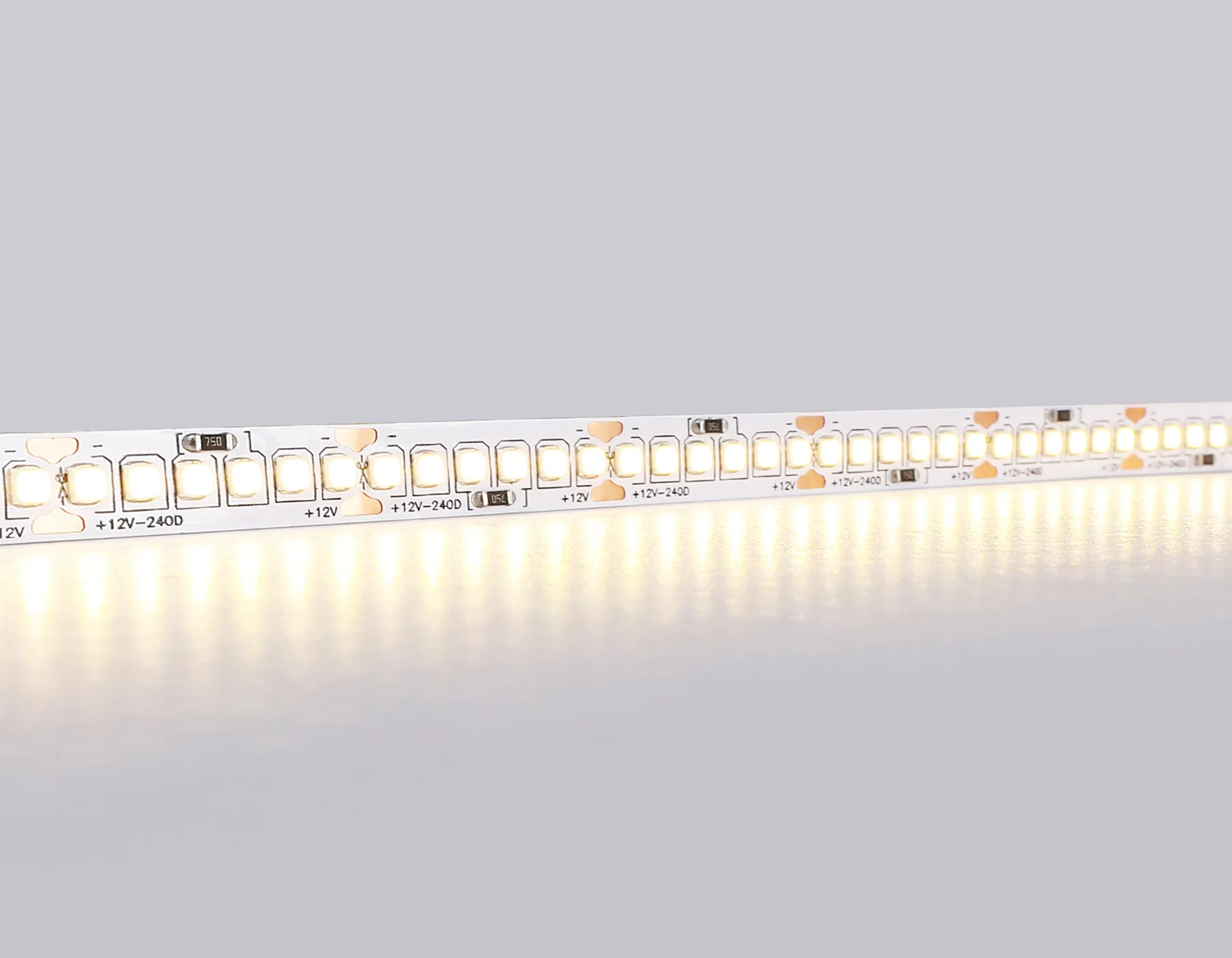 Светодиодная лента 12В 2835 240Led 19.2Вт/м 3000K IP20 5м GS1501 2835 240Led/ 19.2W m/ 12V IP20 3000K/ 5000*10*1.2mm (2 конт.) Ambrella Light 11