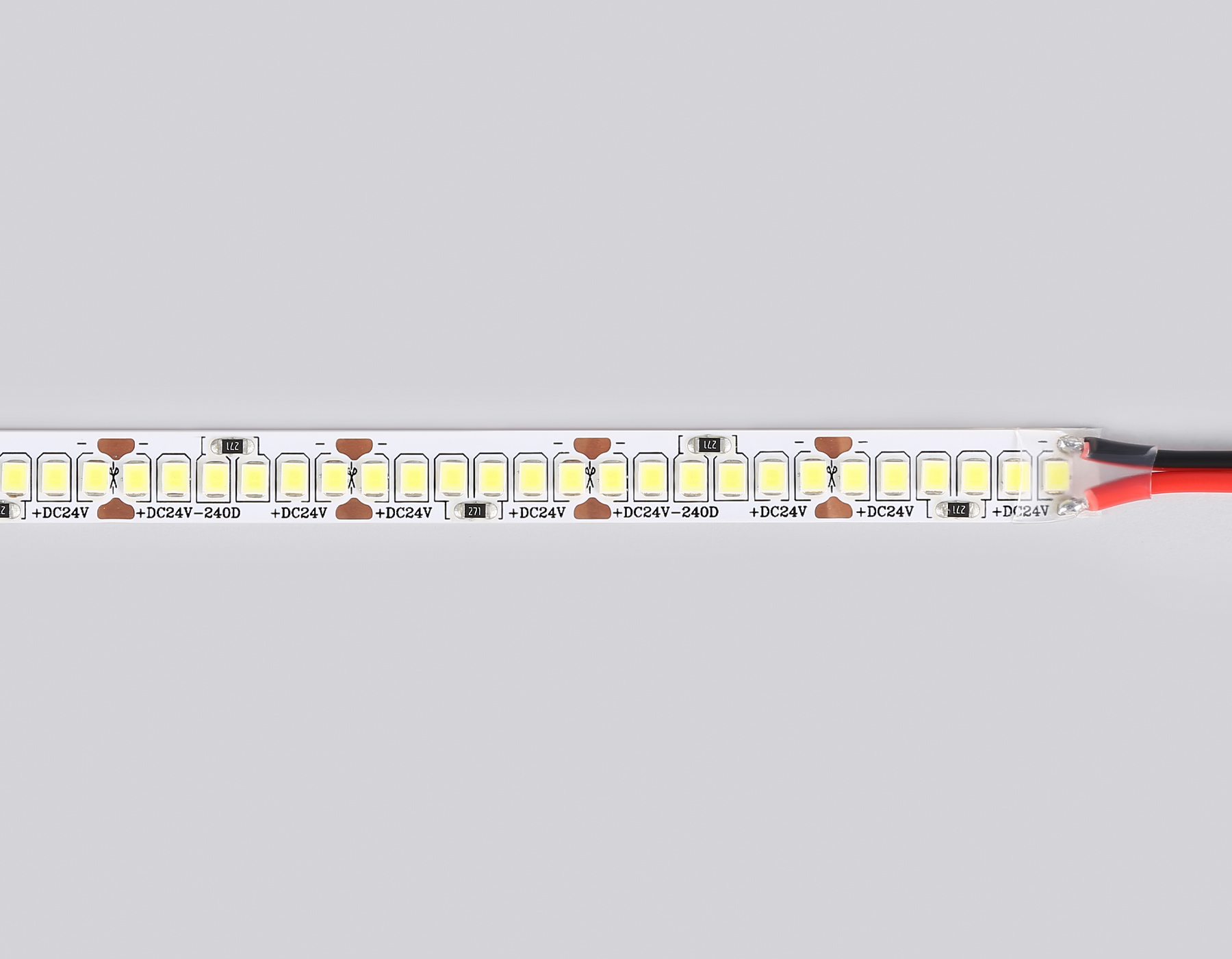 Светодиодная лента Ambrella Light GS3503 2835 240Led /22W m/ 24V IP20 6500K 5m GS3503 2835 240Led /22W m/ 24V IP20 6500K/ 5000*10*1.2mm (2 конт.) Ambrella Light 13