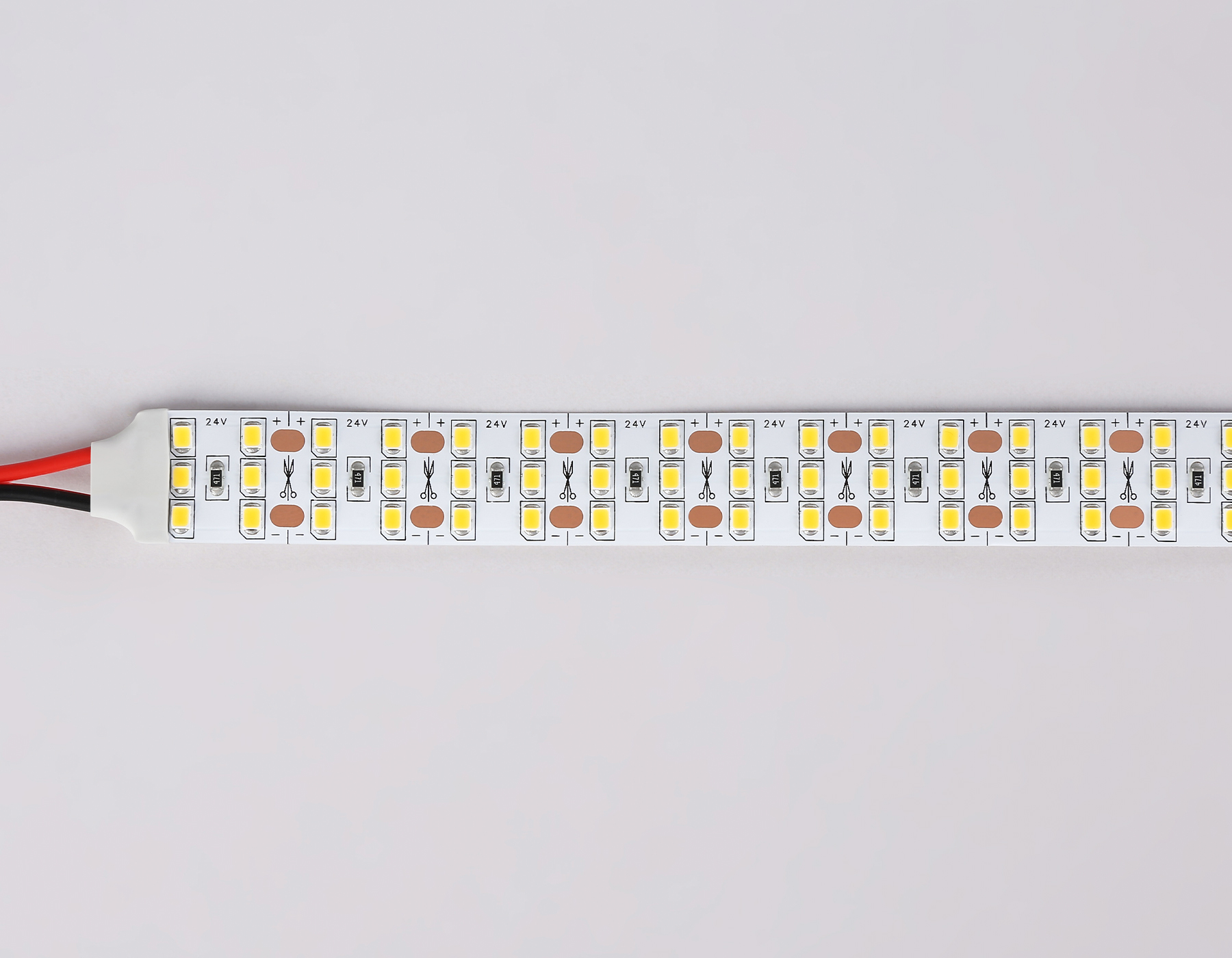 Светодиодная лента трехрядная Ambrella Light GS3901 2835 324Led /26W m/ 24V IP20 3000K 5m GS3901 2835 324Led/ 26W m/ 24V IP20 3000K/ 5000*18*1.2mm (2 конт.) Ambrella Light 13