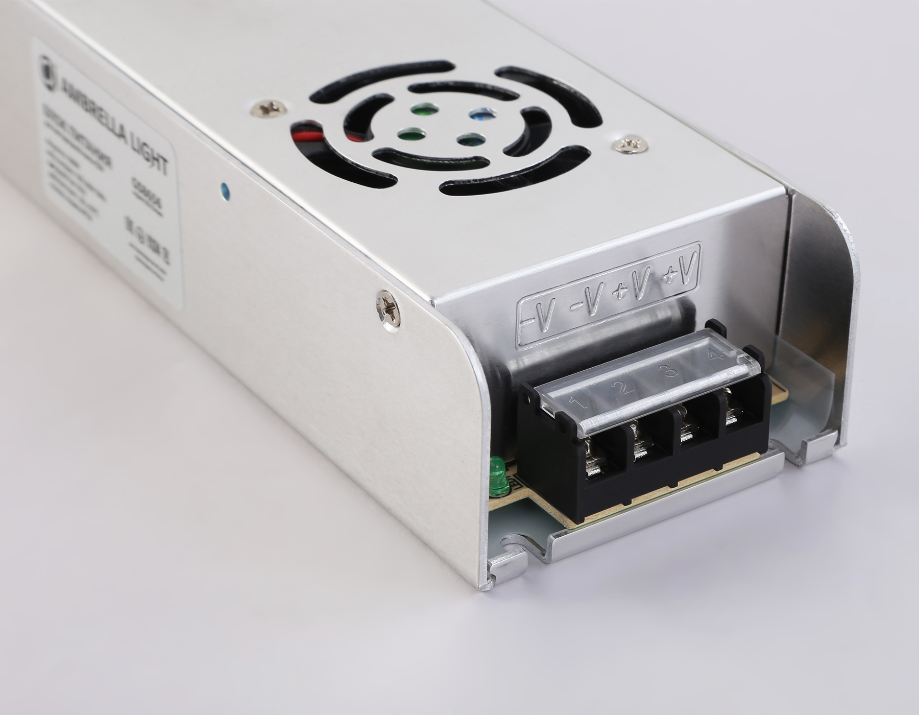 Блок питания с EMC для светодиодной ленты 12V 360W 30A IP20 185-260V 223*67*40 GS8656 GS8656 блок питания 12V 360W 30A IP20 185-260V EMC 223*67*40 Ambrella Light 7