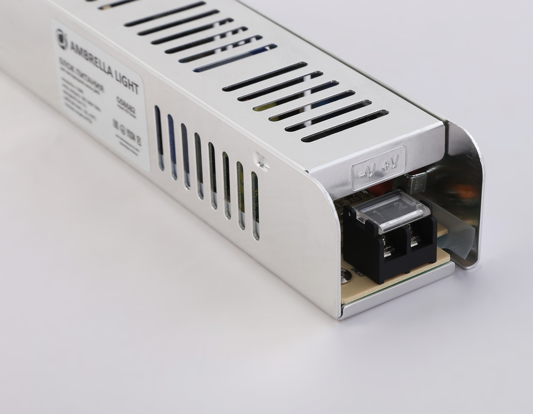 Блок питания с EMC для светодиодной ленты 24V 120W 5A IP20 185-260V 188*46*36 GS8682 GS8682 блок питания 24V 120W 5A IP20 185-260V EMC 188*46*36 Ambrella Light 7