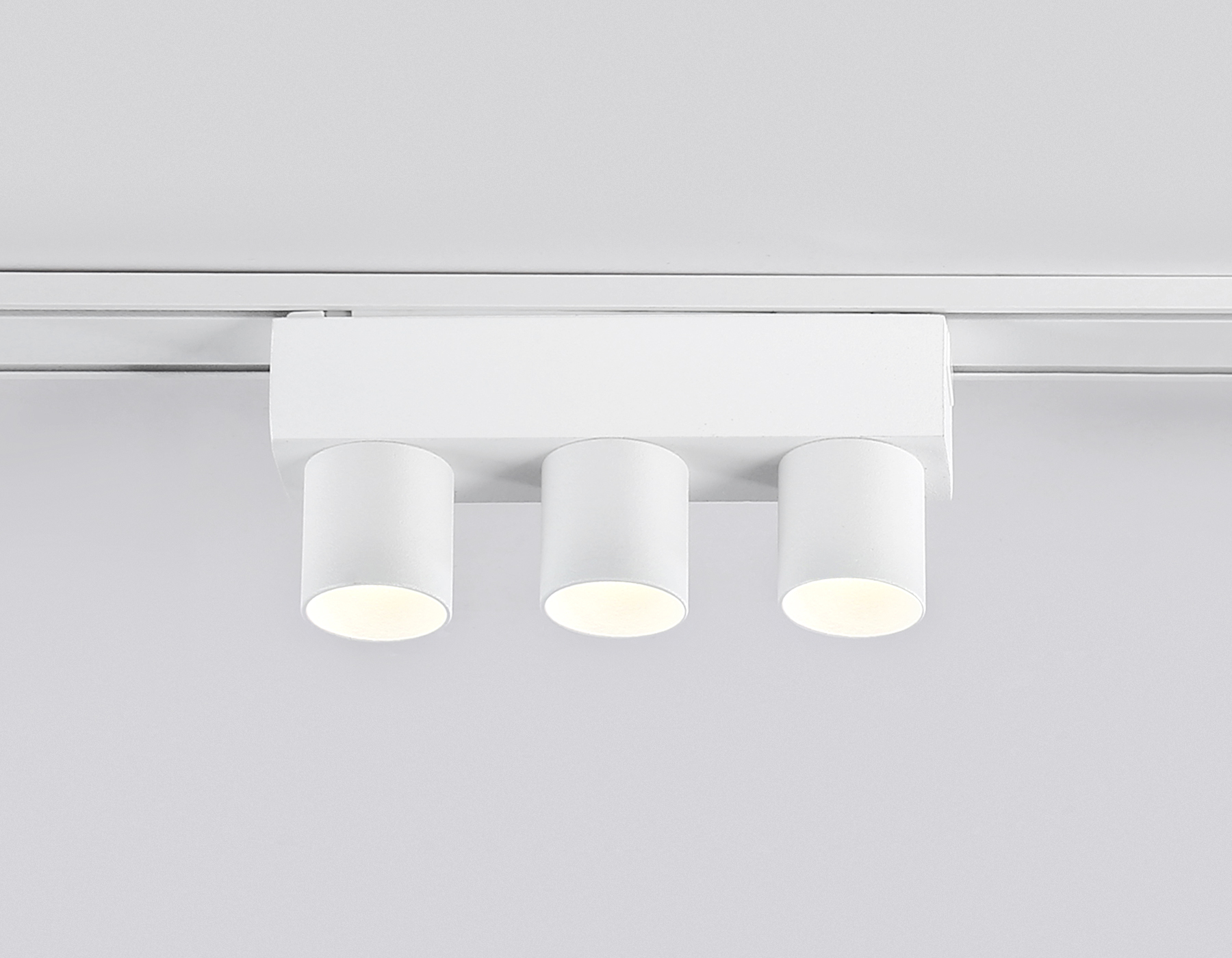 Светильник светодиодный трековый для шинопровода Magnetic Ultra Slim 48V GV1503/3 WH белый IP20 6W 4200K 48V 24° 122*26*55 Ambrella Light 10