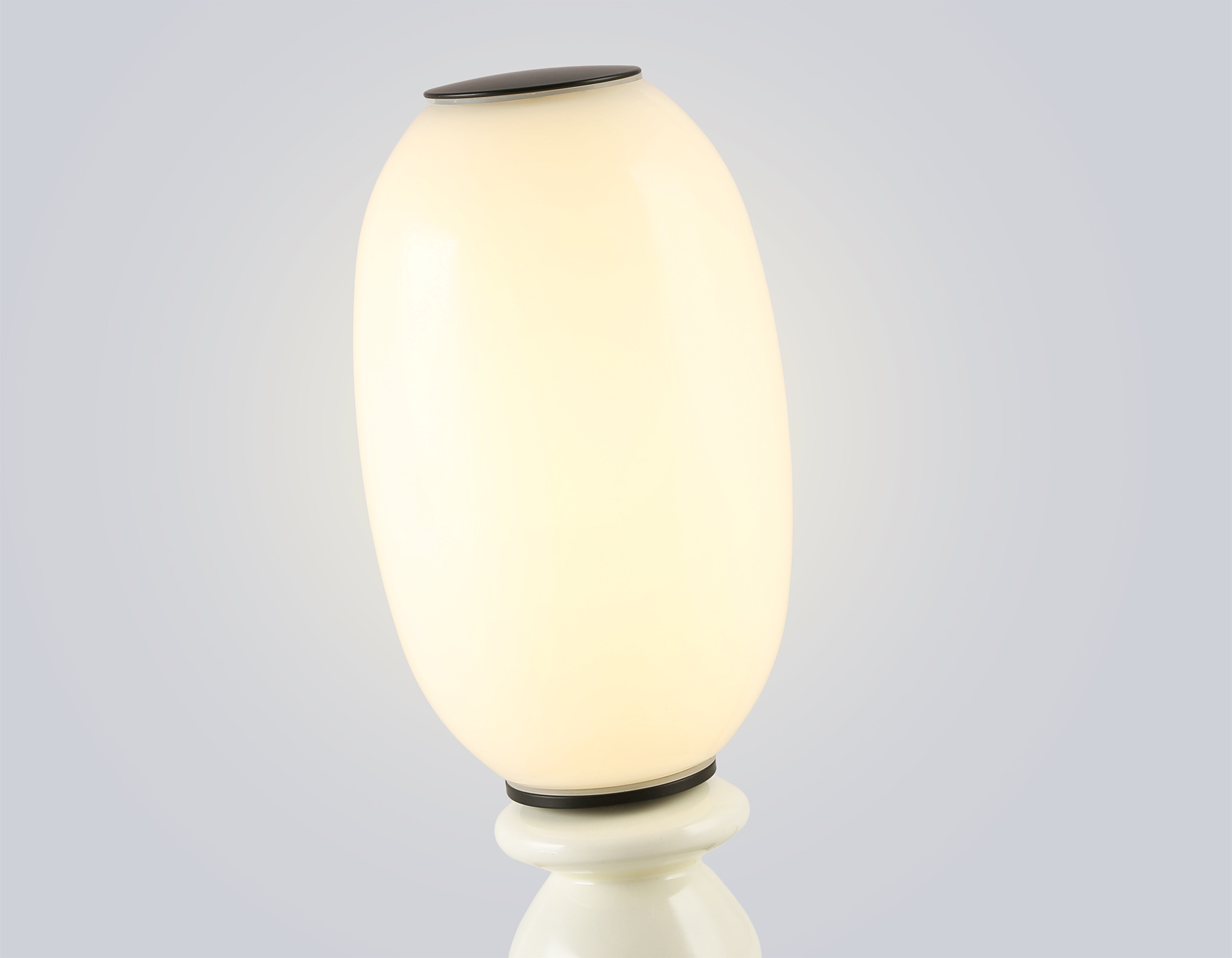 Настольная светодиодная лампа LH53154 BK/WH черный/белый 6W 3000K D120*260 Ambrella Light 14