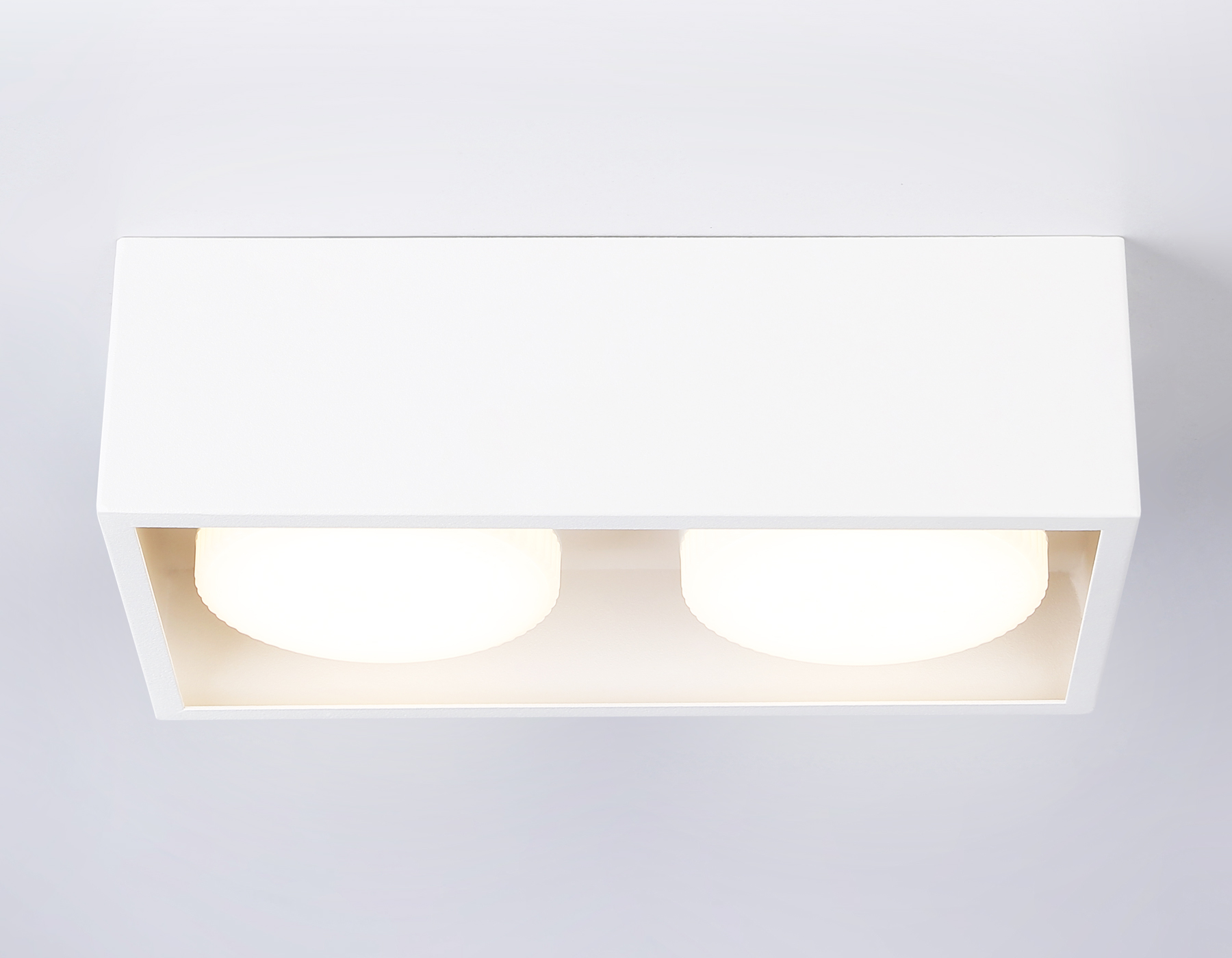 Светильник накладной со сменной лампой GX53 TN70828/2 WH белый GX53/2 max 12W 200*100*60 Ambrella Light 8
