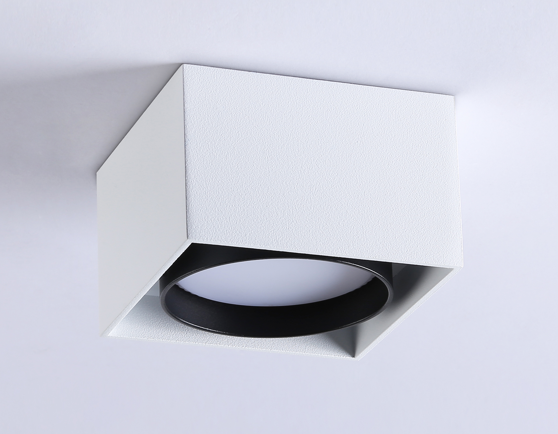 Накладной точечный светильник GX53 TN70865 WH/BK белый/черный GX53 max 12W 95*95*62 Ambrella Light 12