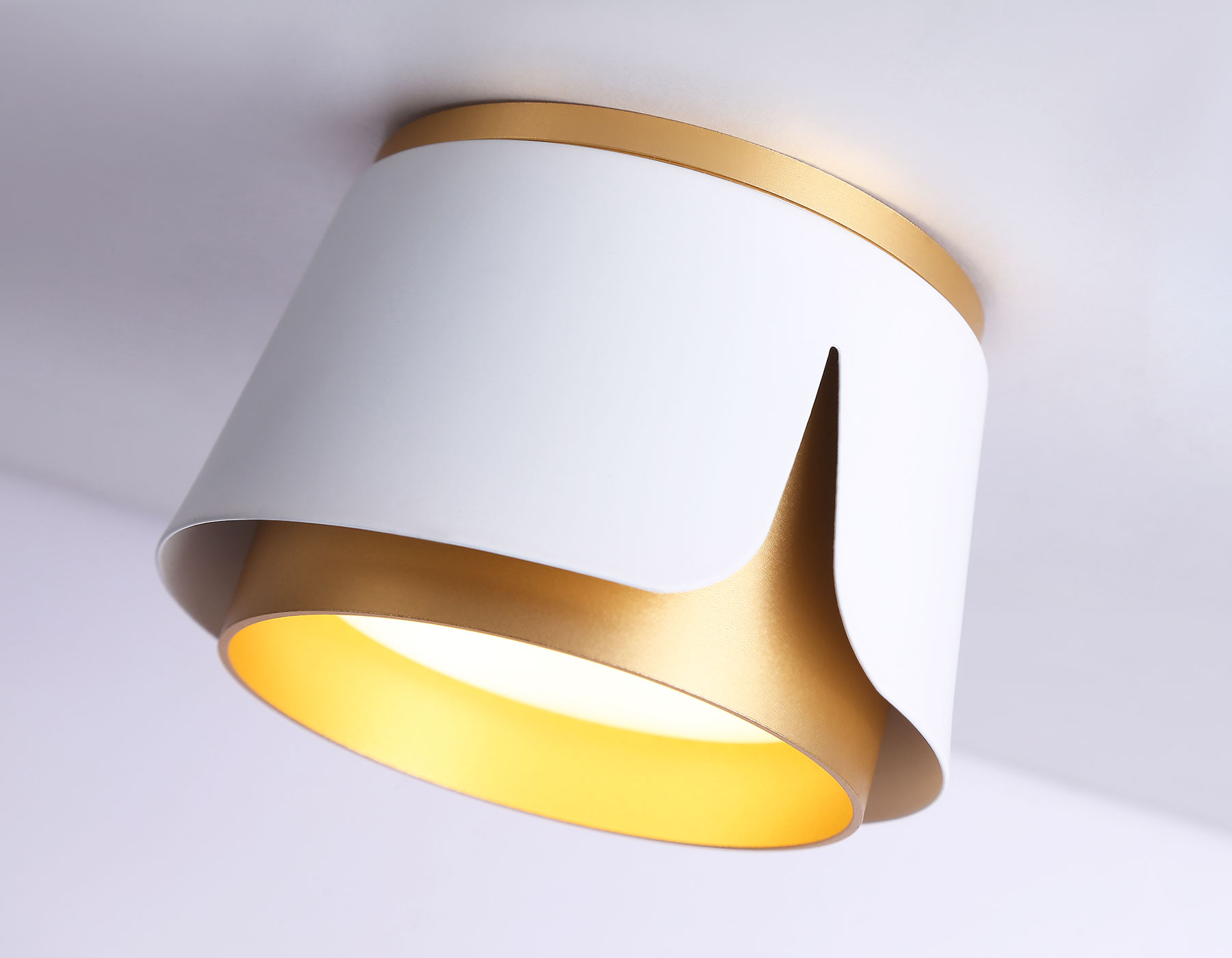 Накладной светильник со сменной лампой GX53 TN71221 WH/GD белый/золото GX53 D100*66 Ambrella Light 8