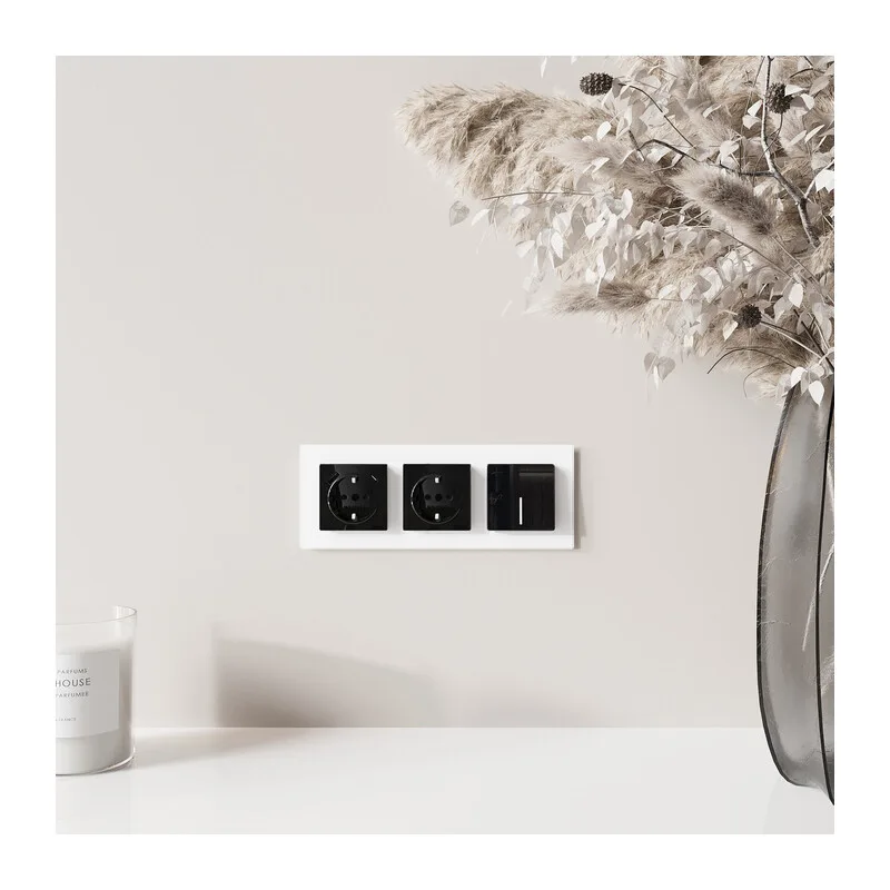 W1171748/ Розетка с заземлением, шторками и USB тип A+C (черный акрил) 5